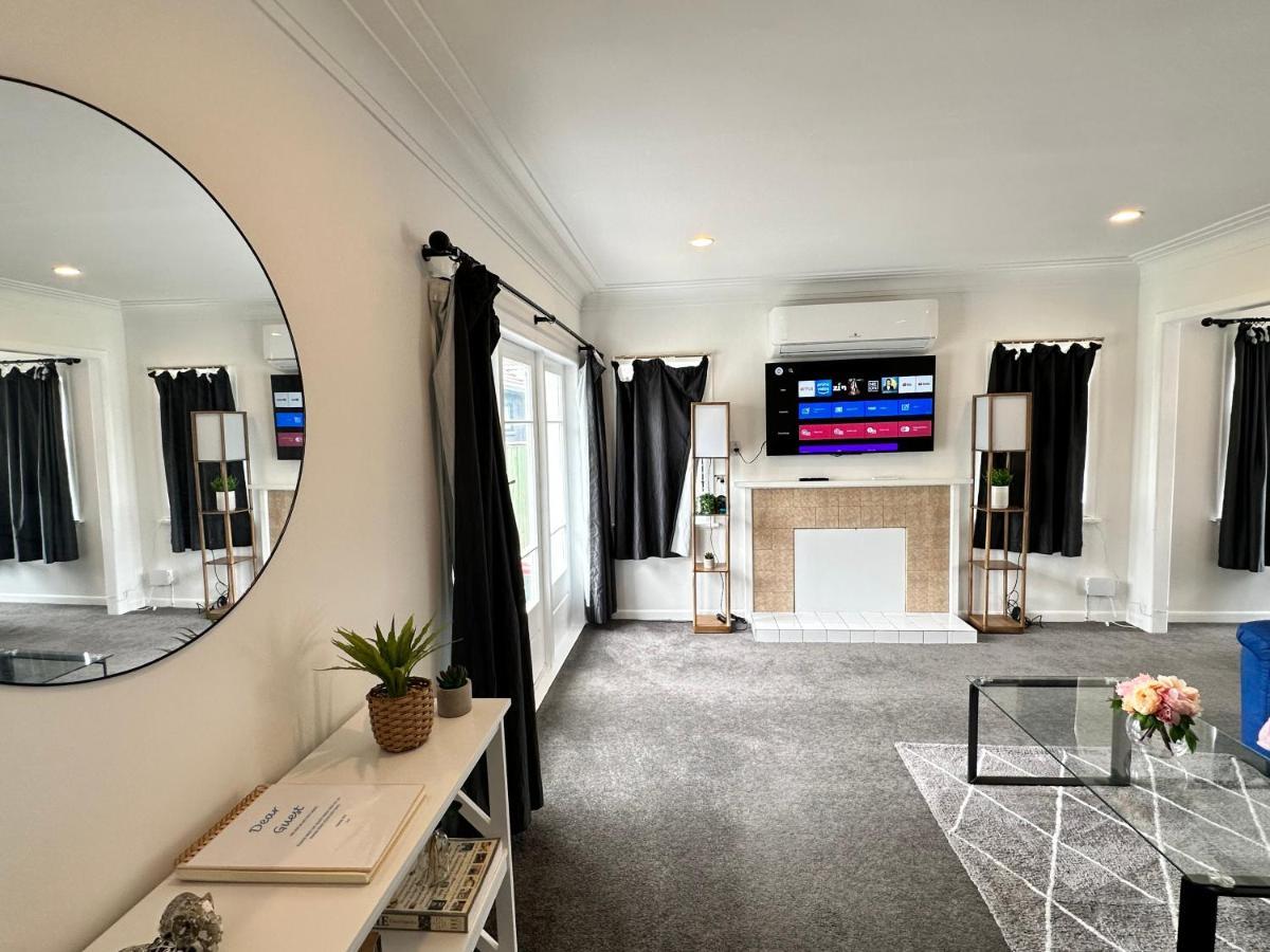 Auckland Sylvia Park Mall Villa Bagian luar foto